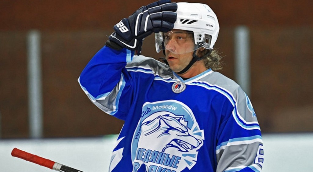 Александр Мостовой: «Пусть и на уколах, но всё равно играю в хоккей»